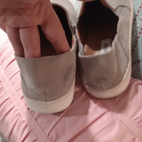 Steve Madden size 8 1/2  slide on slip on comfortable shoe - Picture 3 of 5